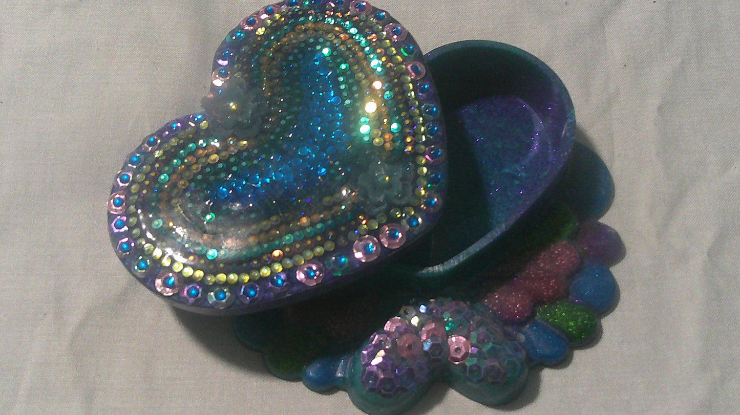 Handmade resin mermaid heart jewellery box - top view of lid