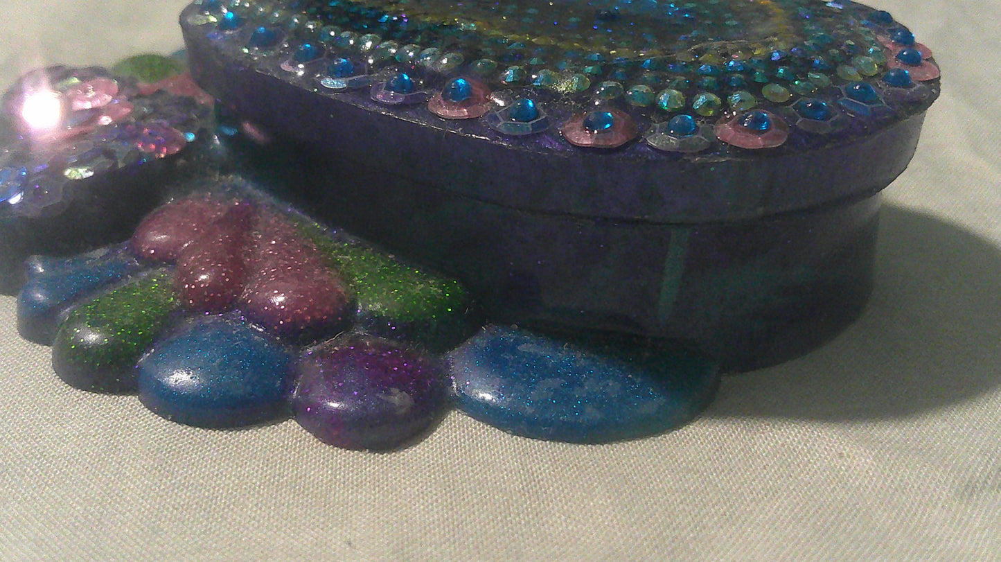 Handmade resin mermaid heart jewellery box - side profile view